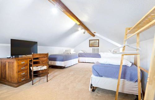 Beautiful Lakeside Rental with Hot-Tub in Igram, Texas, Perfect for Family Glamping Trips - Foto 51