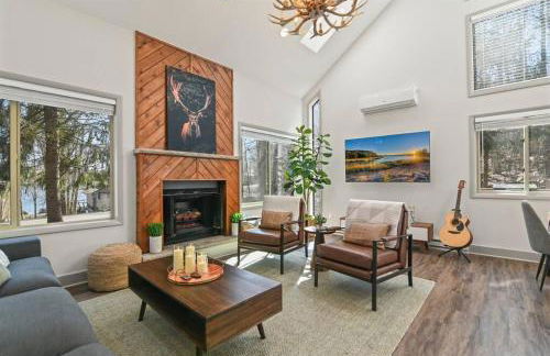 3BR, Lakeview, Hot Tub, Nintendo Switch - Deer Haven Poconos Retreat - Foto 7