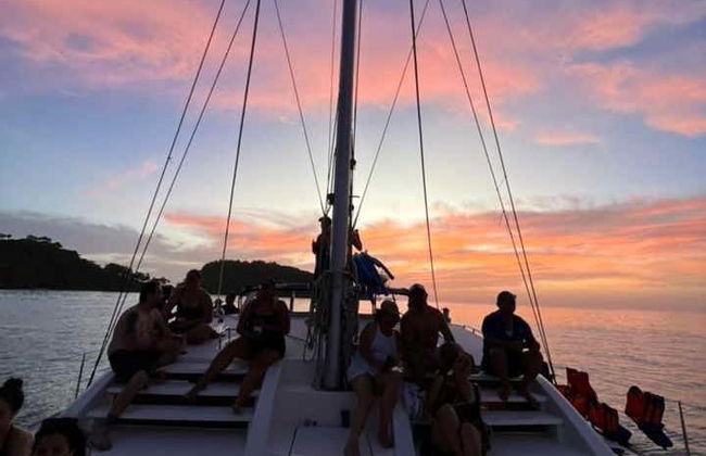 Passeio de barco ao entardecer pela costa de Guanacaste - Foto 5