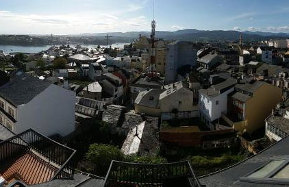 Atico céntrico con piscina comunitaria - Foto 18