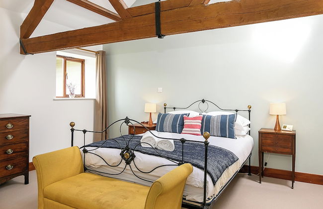 Glyme Flat Peaceful Country Retreat - Photo 1