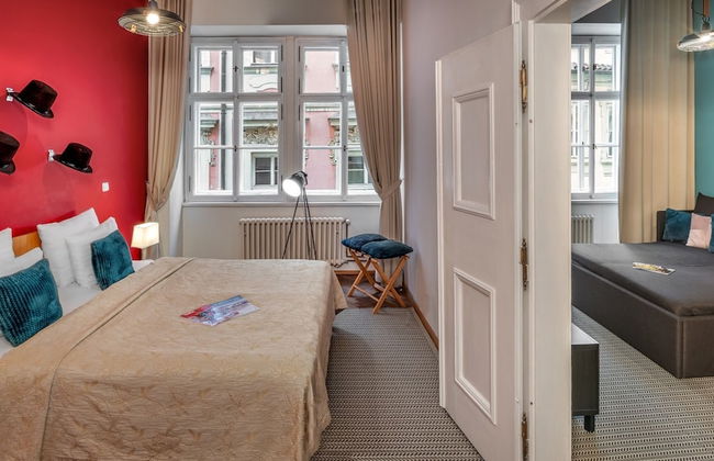 7 Tales Apartments by Adrez Living - Photo 14