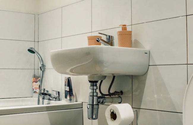 Bv Cosy Basement Apartment At Conditioning House - Photo 12