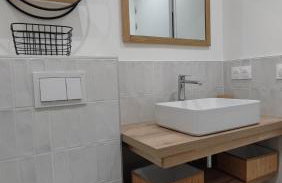 Petit Sablé - T3 avec Terrasse Proche Cassis - Foto 17