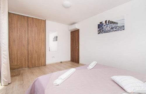 Villa Meadow with swimming pool - Foto 19