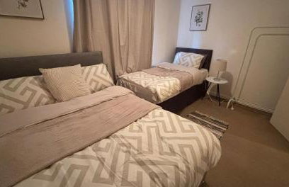 Cosy 2 Bedroom House - Large Driveway, EV Socket, WiFi, Contractor & Leisure Stays - Foto 21