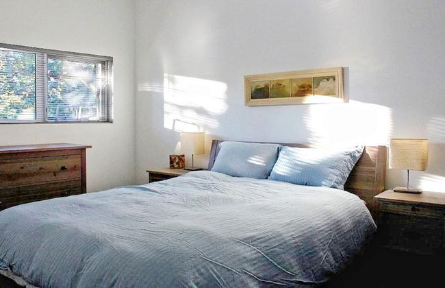 83MF - Lakeside - Hot Tub - WIFI - BBQ - Dock - Sleeps 4 NO PETS - Foto 8