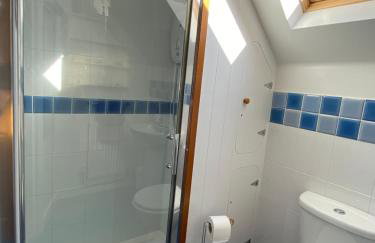 Three Gables, West Wight village house, Sleeps 10 - Photo 24