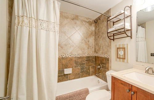 Walk to GOTL strip! Family cottage with laundry - Foto 19