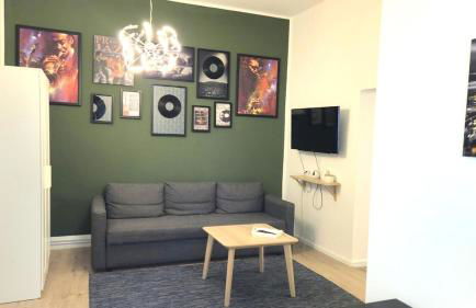 Modern Gesundbrunnen Flat Sleeps 6 Guests - Foto 1