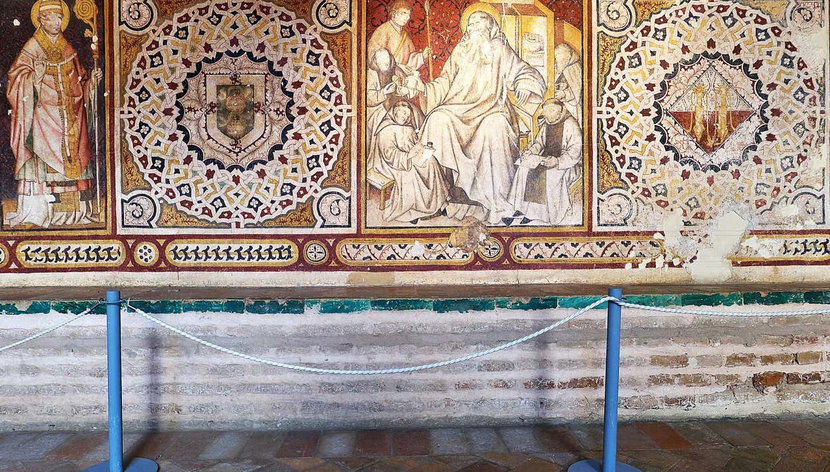 Visita guiada al monasterio de San Isidoro del Campo - Foto 2, Dibujos y mosaicos en el interior del monasterio