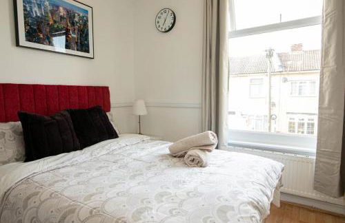 3 bed Modern Home, Vibrant & Stylish, Sleep upto 7 - Foto 9