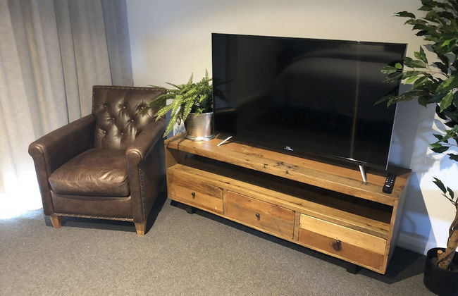 Timber Door Luxury Accommodation Geelong - Photo 18