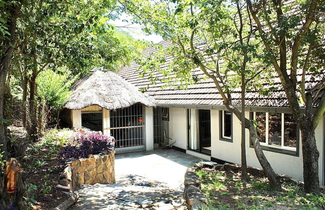 Charming 1-bed Apartment in Sandton - Photo 10