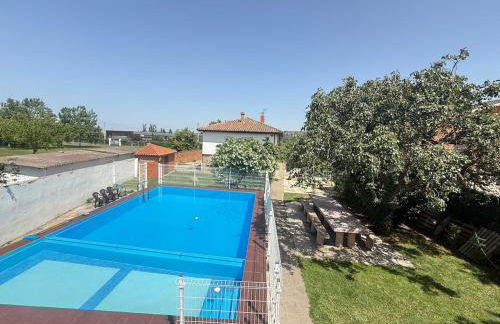 Chalet con jardín, piscina y barbacoa en Logroño - Foto 29