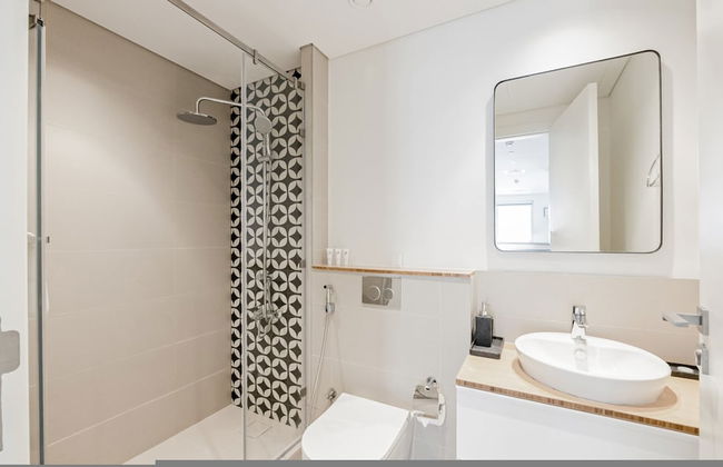 Luxury at Socio Dubai Hills 2 Beds Sleeps 4 - Photo 16