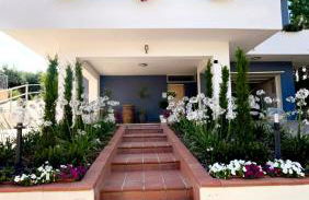 Ettore 3-bed Villa - Sleeps 6, Garden & Parking - Foto 7