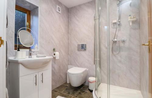 The Apple Store - Photo 19