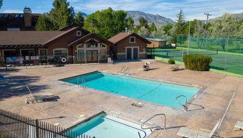 Lakeside Escape 2 BR with Hot Tub - Foto 2