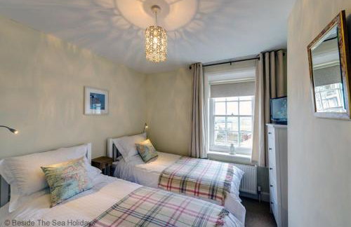 Coastguards Lantern - Photo 22