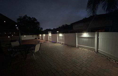 Luxurious 4-Bedroom House with Pool - Foto 11