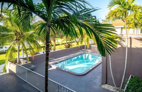 Modern Boca Condo Near FAU - 2 KING BR, Pool - Foto 27