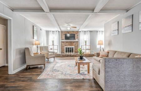 Mins from Parks Hiking & Dining- Brick Bungalow - Foto 22