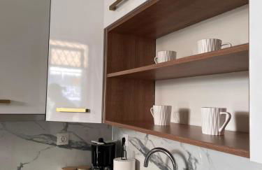 Modh Patras City Centre - Modern Design Oasis - Photo 24