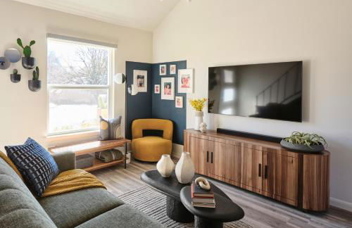 Midcentury Couples Designer Loft - Casa Tuya - Foto 2