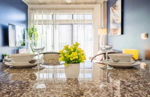 Modern 2BD - CDT - Gym, Pool, Parking - Sleep 8 - Foto 29