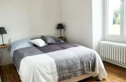 Maison cosy à Pontorson avec jardin clos et terrasse - Foto 5