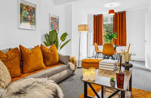 Clover House Stunning Cosy Cottage 3BR By AltoLuxo Short Lets & Serviced Accommodation With Free WiFi & Parking - Foto 3