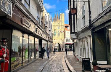 City centre home in Canterbury with free parking - Foto 33