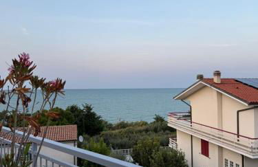 House with a terrace overlooking the sea - Foto 47