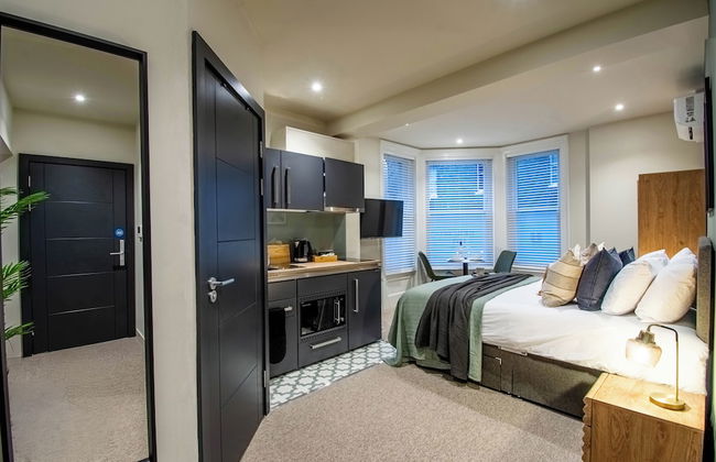 Thetford Hive - Photo 4