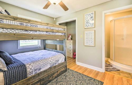 Charming Home with Porch Walk to Greers Ferry Lake! - Foto 17