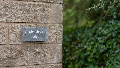Underdean Lodge - Photo 3