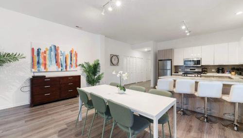 Stylish 3BR Gem in Prime Location - Foto 3, minibar