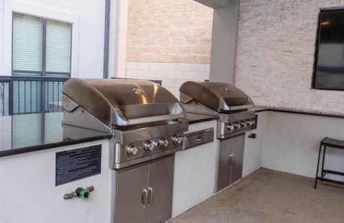 The Treehouse Spacious & Fun 2BR Retreat in the Heart of the Domain - Foto 36