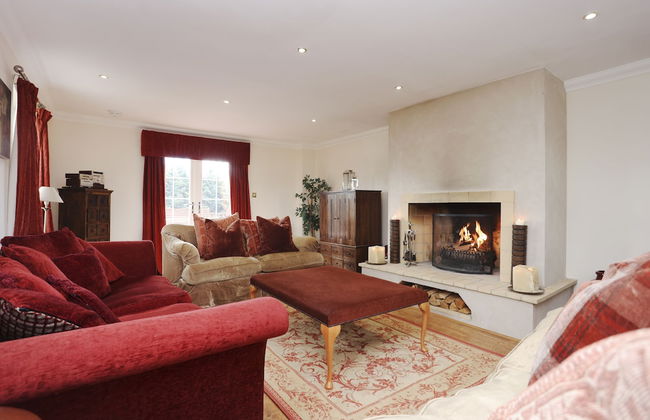 JOIVY Greenknowes Estate With Hot Tub And Bar - Foto 54