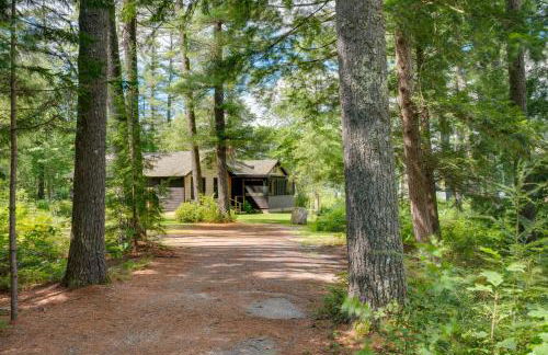 Lakefront Lovell Home with Dock Walk to Town Beach! - Foto 28