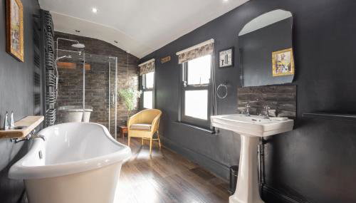 Garnet House | Saltburn | 3 Kings | Sleeps 8 - Foto 5, towels, Shower