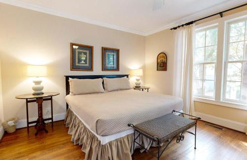 Luxury cottage with pools & multiple decks, 1/2 block to beach - Foto 19