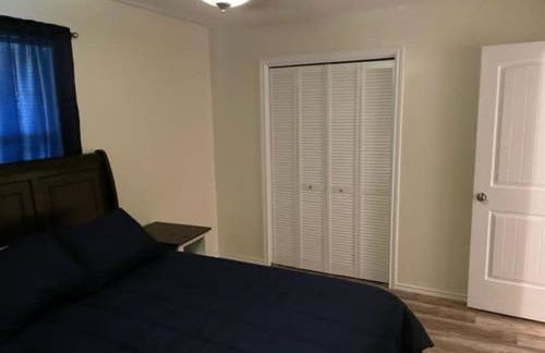 Comfortable downstairs 2 bed next to Fort Sill - Photo 5