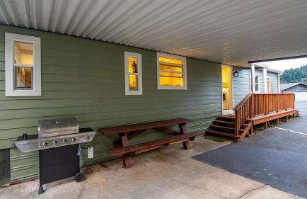 Cozy Waterfront Cottage with Hot Tub in Lakeside, Oregon - Foto 20