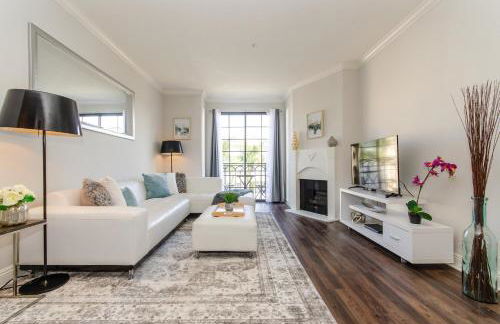 Designer Penthouse 2 Bedroom with Balcony Beverly Hills Adjacent - Foto 37