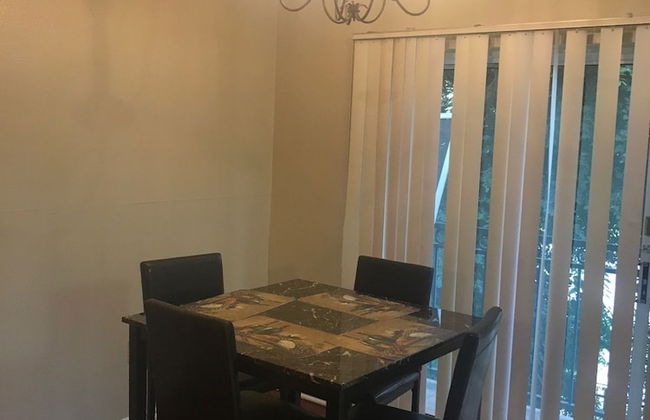 Relax and Comfortable 2 Bedroom Townhome - Foto 4