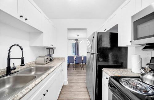 Family & Friends Retreat - Sleeps 19 - PalmWaveStays - Foto 18