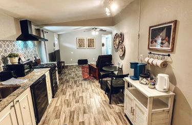 Golden Hour Getaway - Photo 33