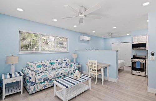 Captain Ed's - Charming Studio at PalmView of Sanibel with Bikes - Photo 1